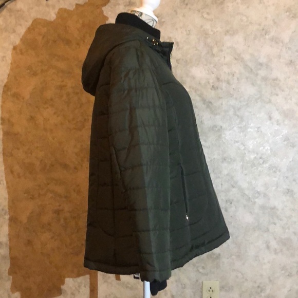 Details Woman’s Hoodie Coat - Picture 5 of 8